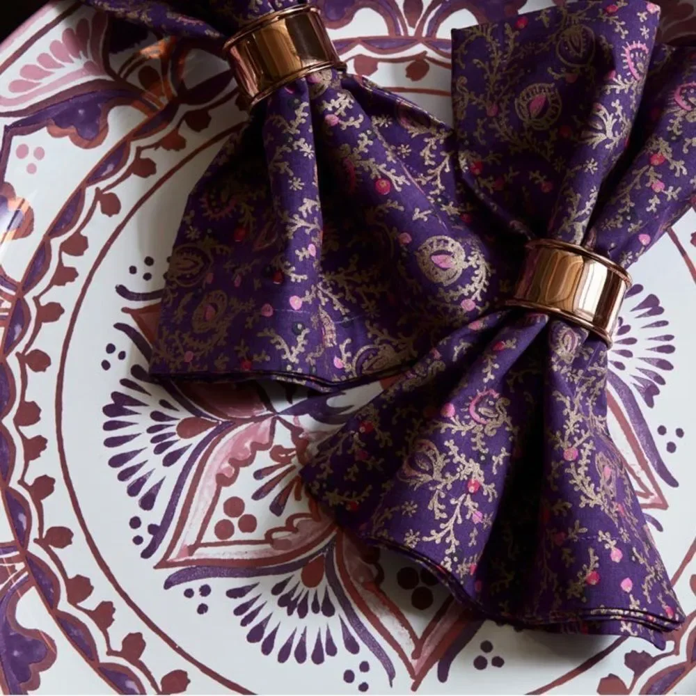Pottery Barn Purple Table Runner + 6 Napkins